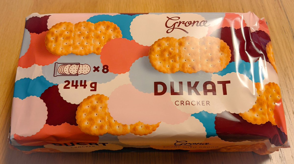 twiJIC's tweet photo. 普段は行かないスーパーで発見!#ウクライナ #Grona 社のクラッカー!!!
これは初めて見た商品です。しかも99円(税抜)だったんですけど…激安。
ほんのり甘くてサクサクで美味しい…(´;ω;`)✨さらに、またパッケージが可愛い。今まで見た4種類の中で一番かんわいい🥰おしゃれ! https://t.co/FpmCjosnY7