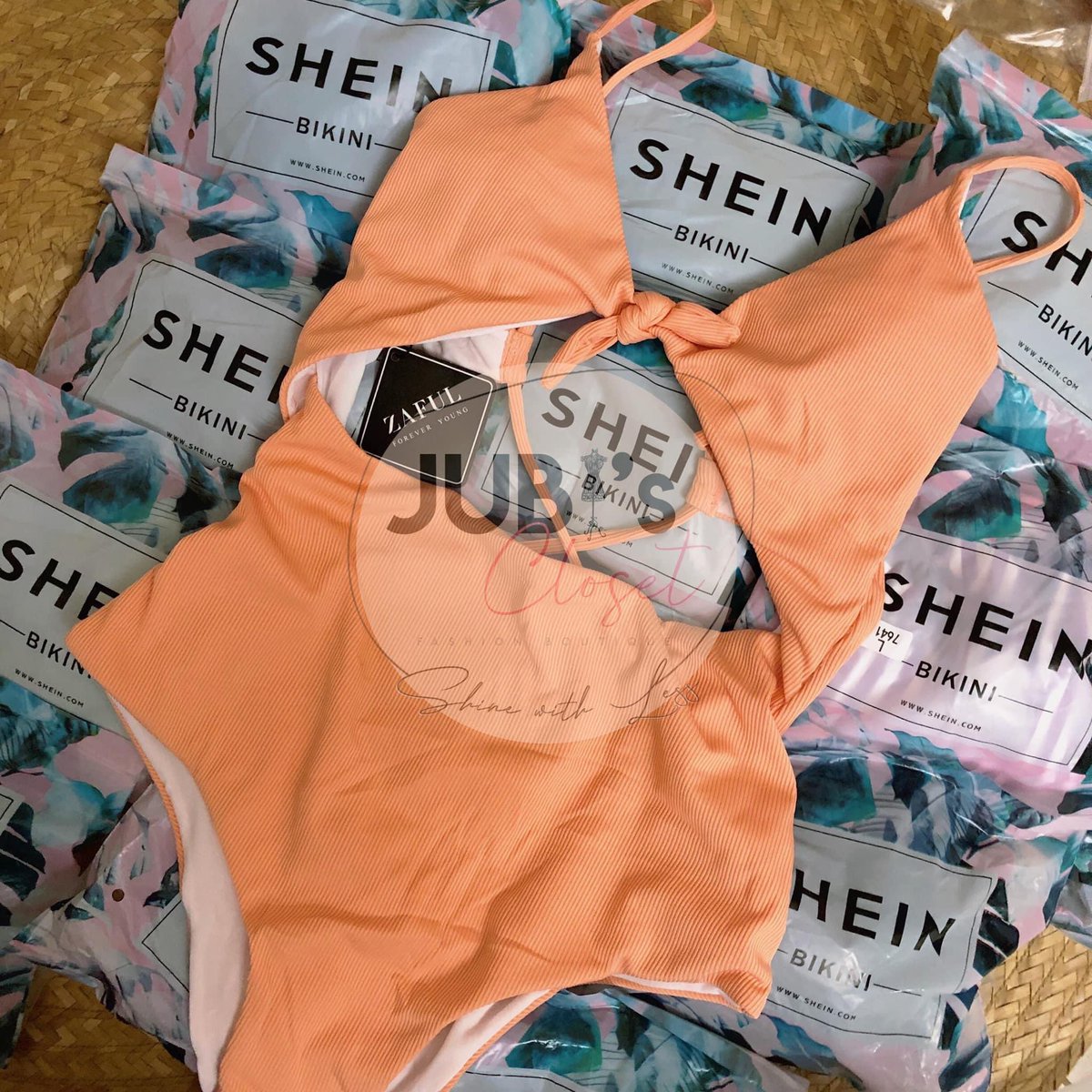 whatifangge's tweet photo. nasa tagaytay ako kaya di ako makapagmine ng swimsuit sa live. ang taas na ng bid so sabi ko pass na kasi waley ako budget. kaloka si kuya mo siya na raw sa 50 HAHAHAHAHAHAHAHA 😂 salamat ser sa pagsuporta sa aking pagiging hubadera ems https://t.co/d847s5YJ3S