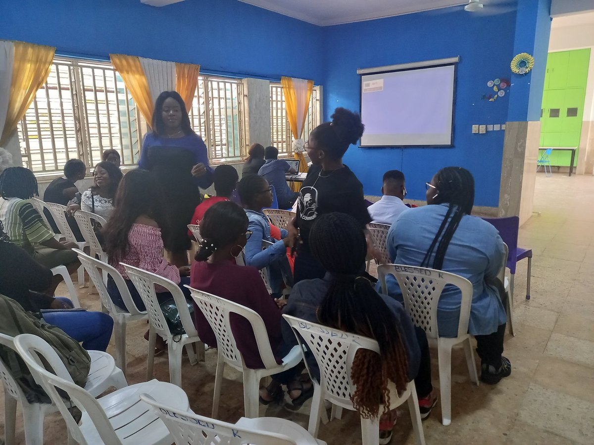 empowerhercom's tweet image. Networking 😇😇
#EmpowerHer 
#WomenInTech 
#MidTowntechHub