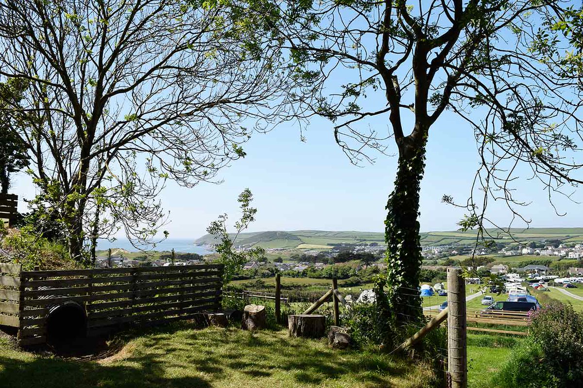 Camping_Direct's tweet image. Bay View Farm is Croyde's oldest family-run holiday park! Just a few minutes walk from the beach, many guests return year after year as they love its excellent facilities &amp;amp; beautiful location. 
camping-directory.uk/440
#Camping #Caravanning #Croyde #NorthDevon #FamilyFriendly