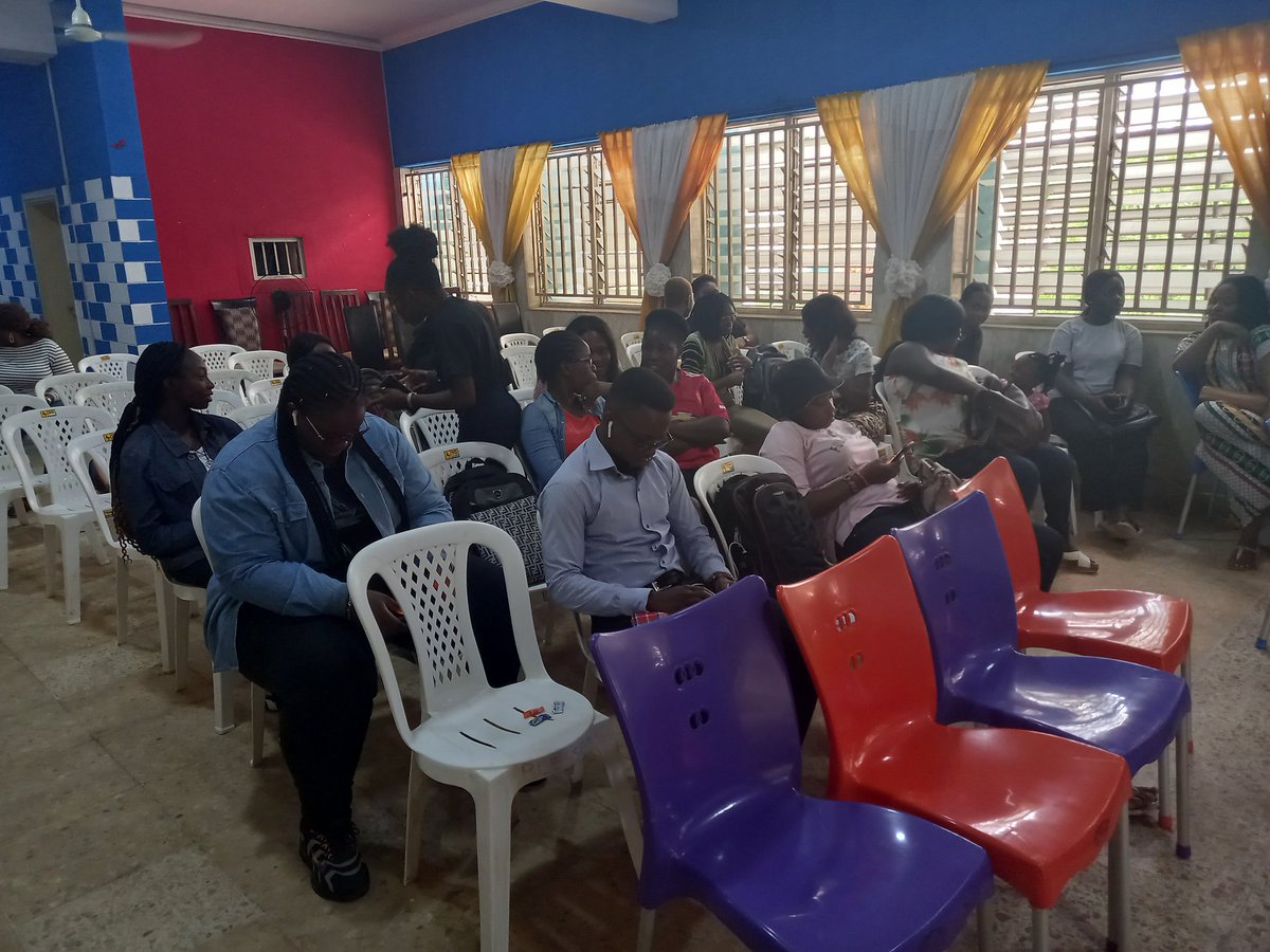 empowerhercom's tweet image. We are live🤩🤩🤩
#EmpowerHer 
#WomenInTech 
#MidTowntechHub