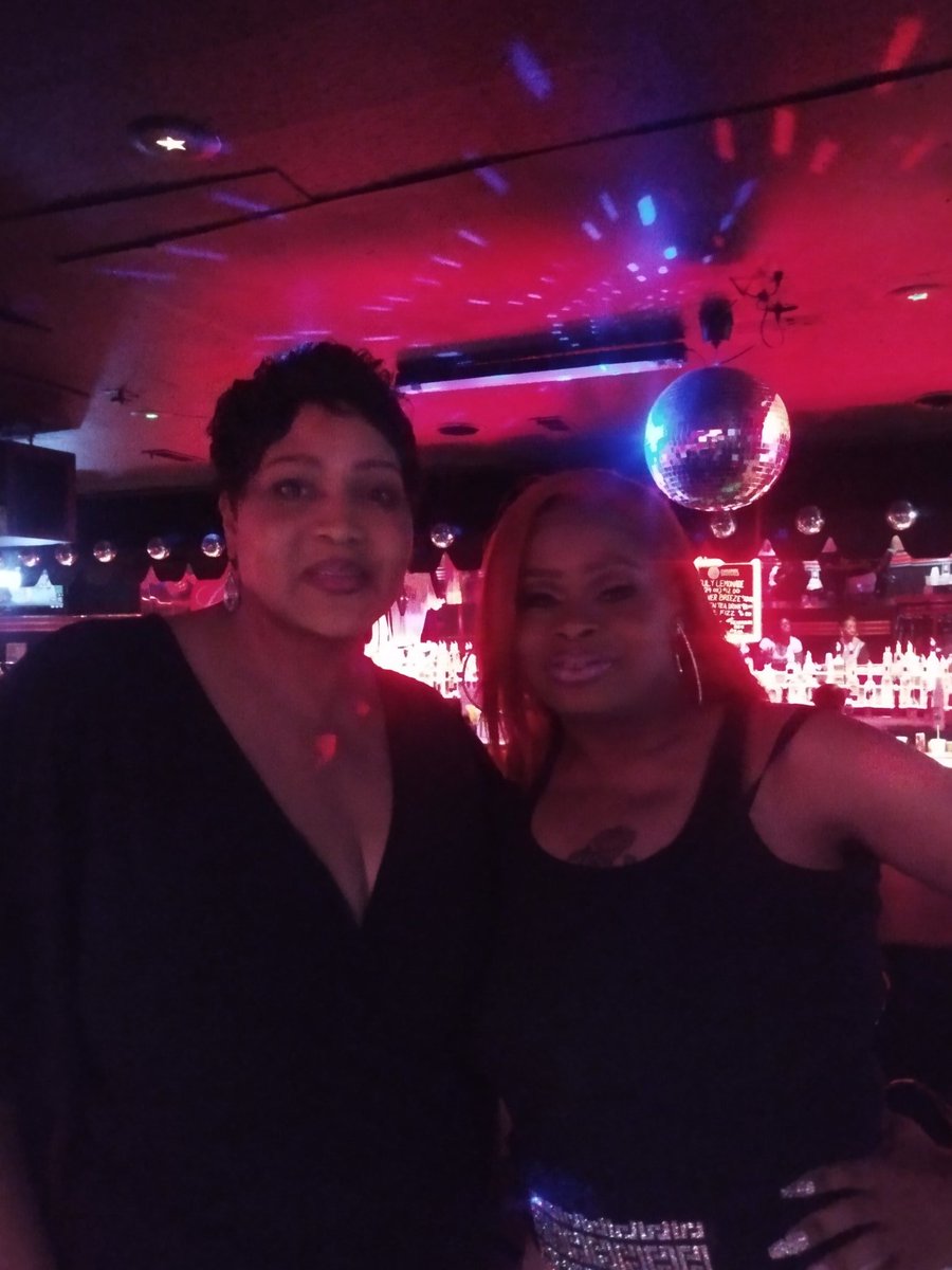 TemekoP's tweet photo. Last night with Rita Marlow https://t.co/cZLkQH7M7m