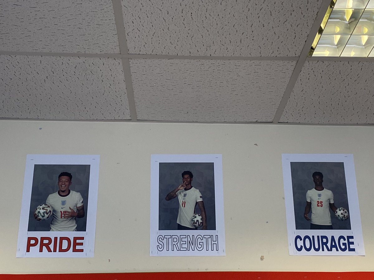 MrsRedTeaches's tweet image. I put them up in my classroom today. With the words Pride, Strength and Courage. They are are true inspiration to our younger generation. The very tired children are so very proud of them ❤️💙❤️💙
