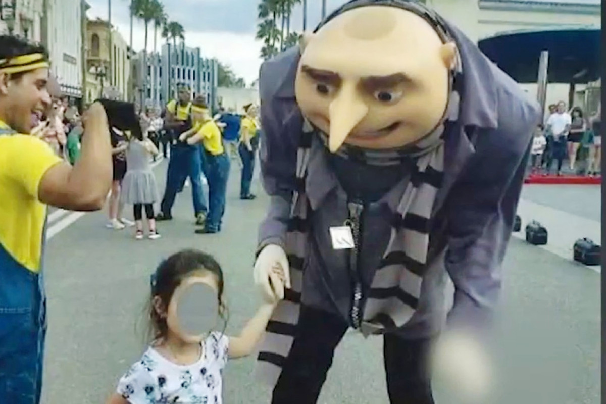 nypost's tweet photo. Families sue Universal Orlando after mascot uses white-power gesture https://t.co/u9Sxgp4ham https://t.co/dsPenTjUVG