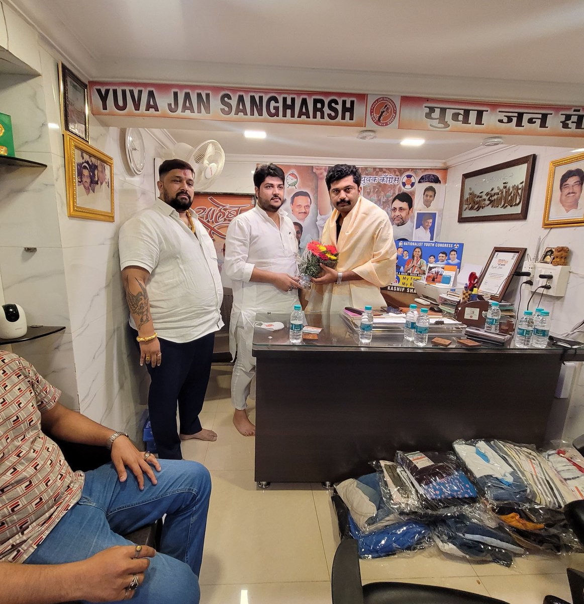 Kashif_Shah_'s tweet photo. Today our Maharashtra Youth @NCPspeaks President @MahebubShaikh20 Saheb visited at my public relation office, Dongri and had discussed about upcoming Brihanmumbai Municipal Corporation (BMC) Election 2022.
In this meeting Annu Angre Ji were also present there. 

@mumbai_NYC https://t.co/LQP8BsyvK6