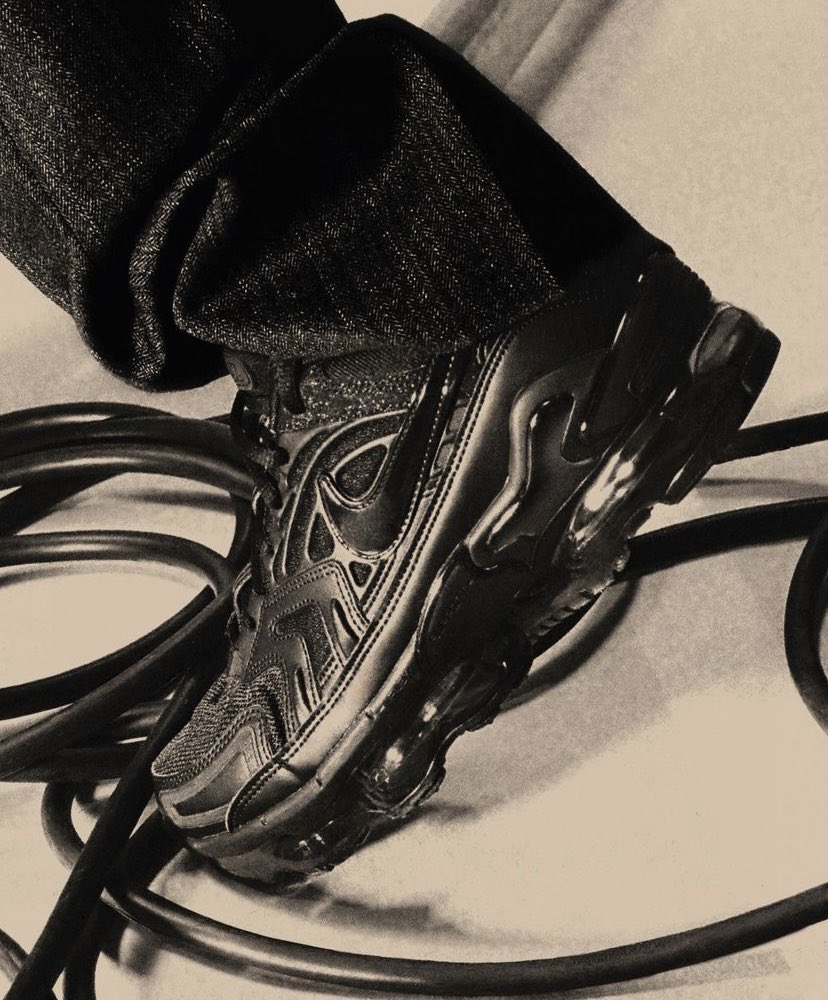 kanye in yeezy boots