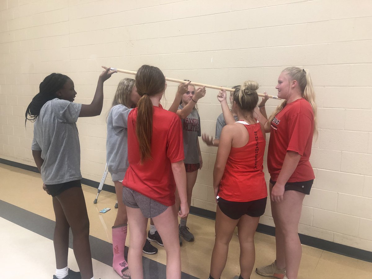 BHSVolleydogs11's tweet photo. Thank you Dr. Marshall for speaking to our team this morning! Great lesson on the power of one!!! #bethedifference #bedriven @BrandonBulldogs https://t.co/dhqwvm45Nm
