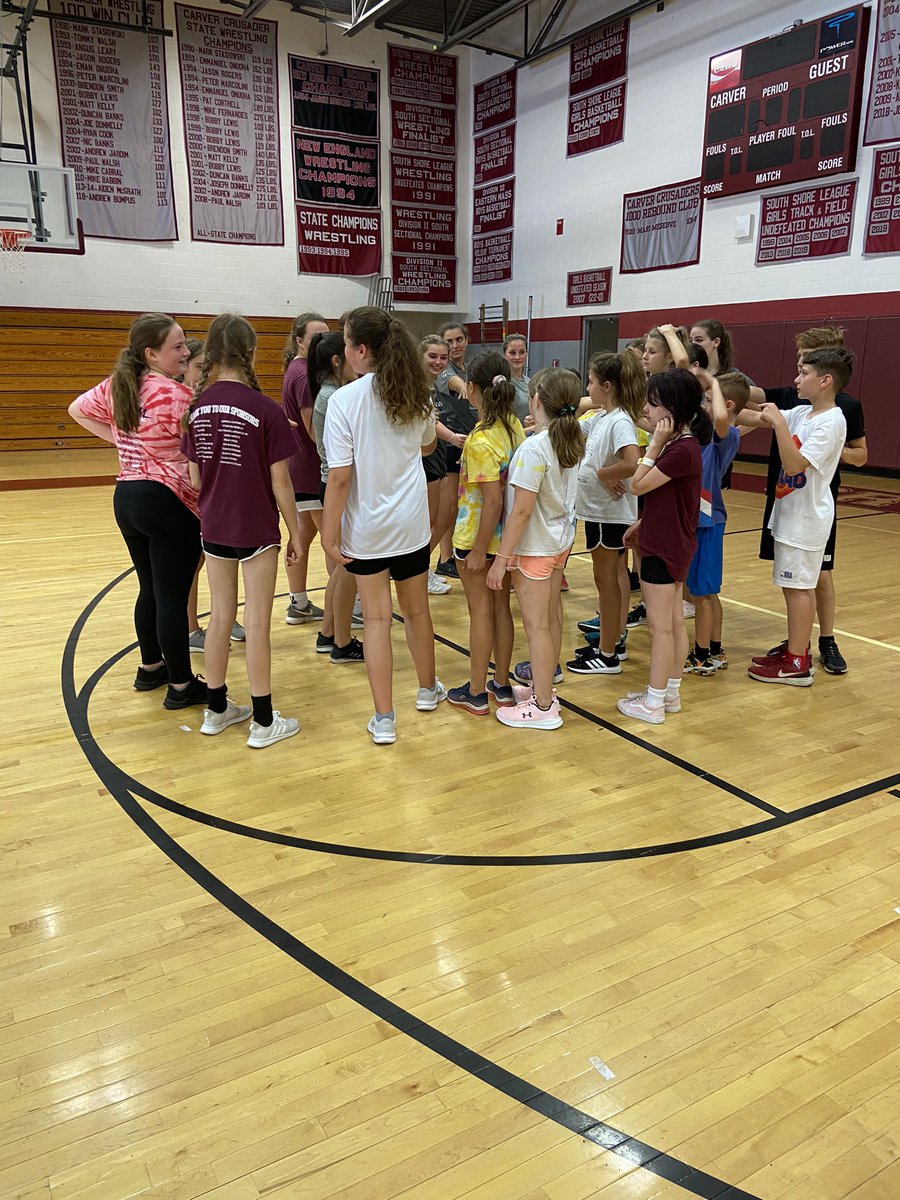 CMHS_VB's tweet photo. Day 1 is a wrap! Thanks to all of the campers and our HS volunteers for an awesome first day 🎉🏐😄 https://t.co/mfOguh3MJf