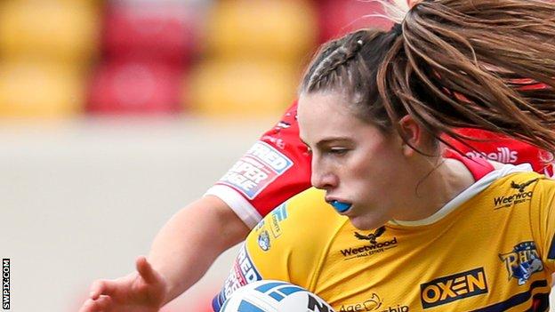 isearch247's tweet photo. Women’s Super League: Leeds keep up winning start by beating Wigan - https://t.co/b0o1OhV76B 

Francesca Goldthorp scored two of Leeds Rhinos’ tries as they beat Wigan Warriors for their sixth-straight win of the season
Leeds Rhinos kept up their winning start to the Wo... https://t.co/zxRybizM8K