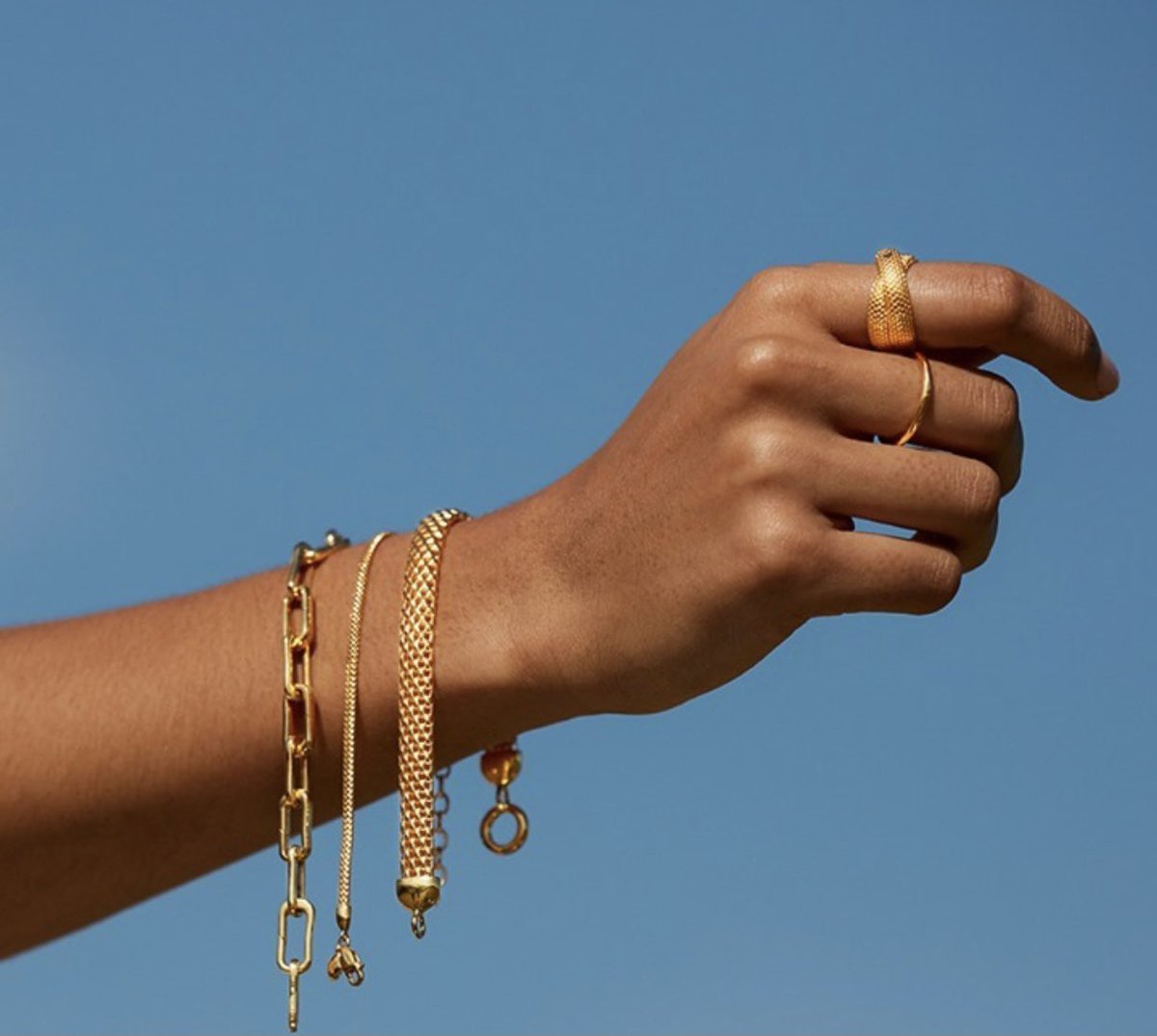 Mix, match and layer @monicavinader to your heart’s content! Shop the collection online at boutique1.com •
.
.
.
#PersonalShopping #Fashion #Dubai #DubaiStyle #FashionInsider #Love