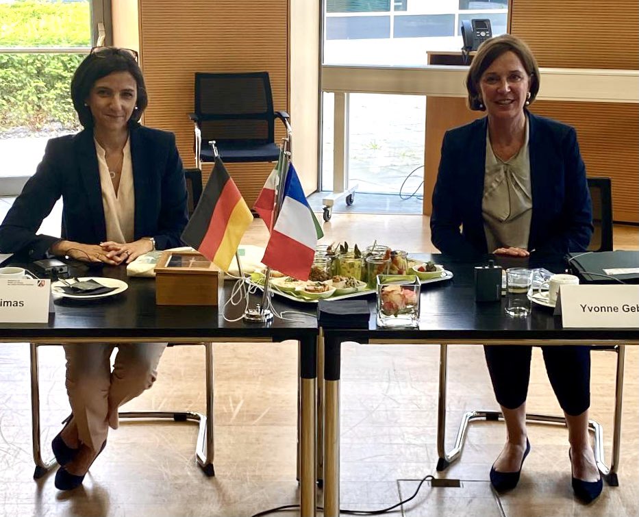 🇩🇪 🇪🇺 Entretien avec Yvonne Gebauer, ministre des écoles et de l’éducation du Land de Rhénanie-du-Nord-Westphalie.

La présidence française du Conseil de l’#UE sera l’occasion d’établir des ponts entre les élèves de nos deux pays, afin de leur offrir de nouveaux horizons !