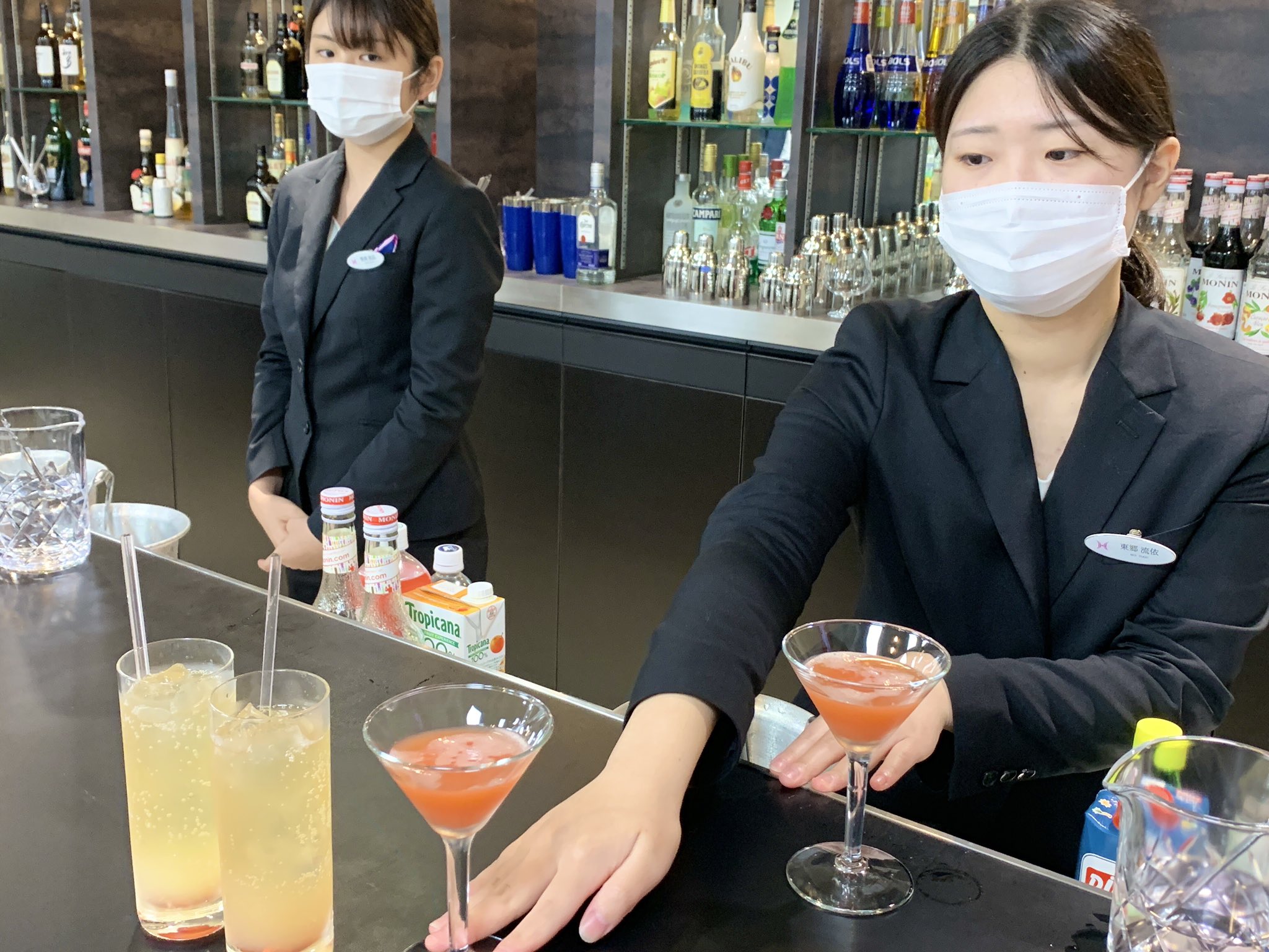 福岡ホテル 観光 ウェディング専門学校 No Twitter ホテルコース１年生が 味 技術 ホスピタリティ を競うカクテルコンテストを行いました ショート ロングのオリジナルカクテルを審査員がチェック 選ばれた作品はなんと 商品化 かっこいいですねー