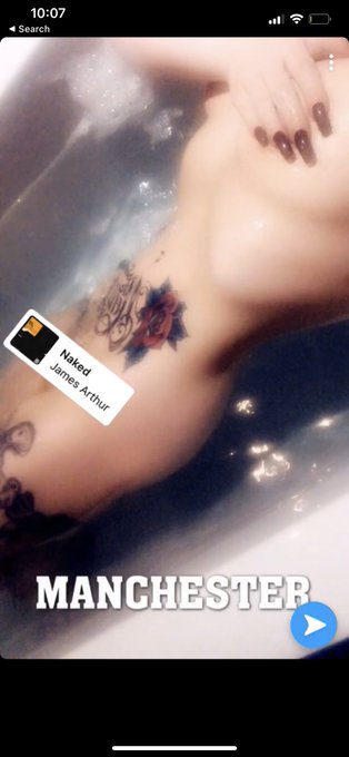Wooop made it to 600 followed here&rsquo;s a cheeky nude just to say thanks https://t.co/c5n2ocYQwP