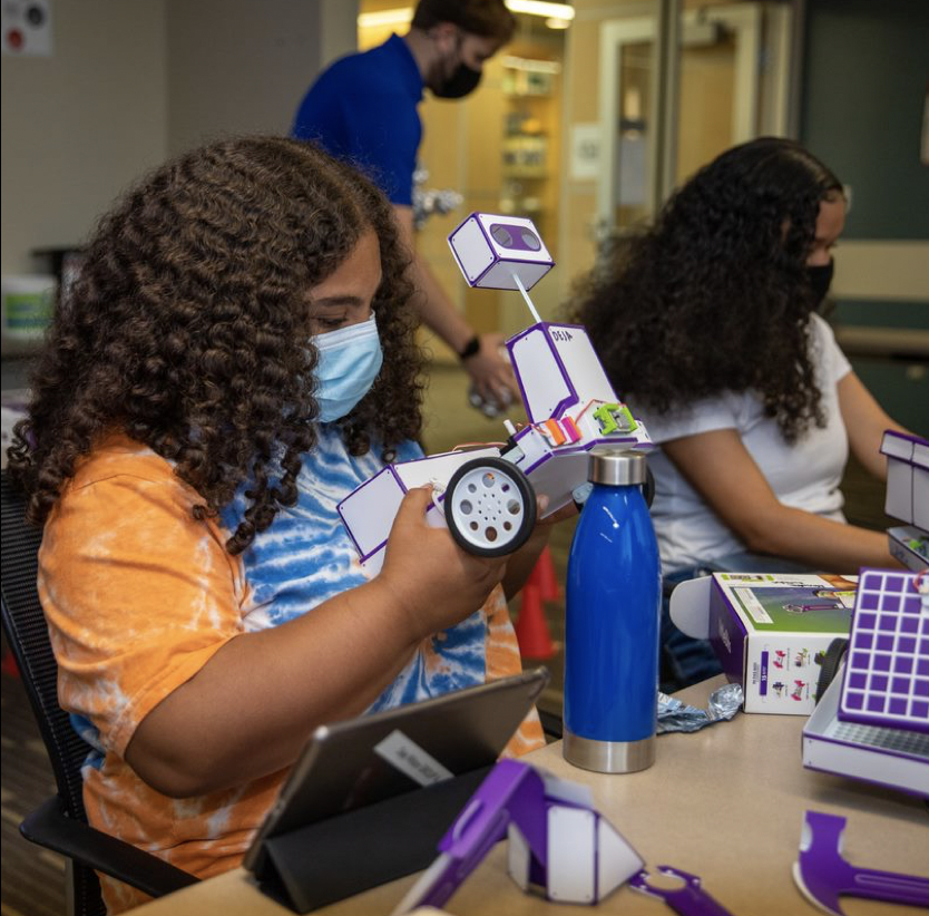 UNOCEHHS's tweet photo. We love hosting the Eureka! STEM camp each summer with campers from Girls Inc. The four-week camp is designed to expose young women to the skills needed to compete in some of today’s fastest growing industries. https://t.co/o3339MsoAR