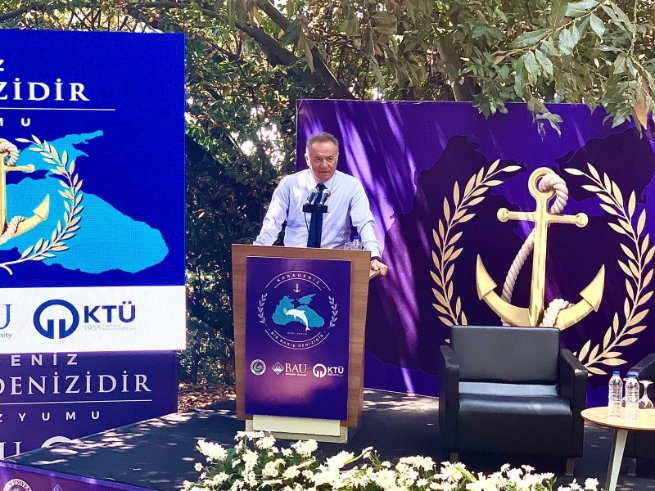UgurOkullari's tweet photo. Bahçeşehir Üniversitesi, Karadeniz Teknik Üniversitesi ve Giresun Üniversitesi iş birliğiyle "Karadeniz Bir Barış Denizidir" sempozyumu Barış Adası, Giresun Adası’nda gerçekleştirildi. https://t.co/xfWmC6LyCm