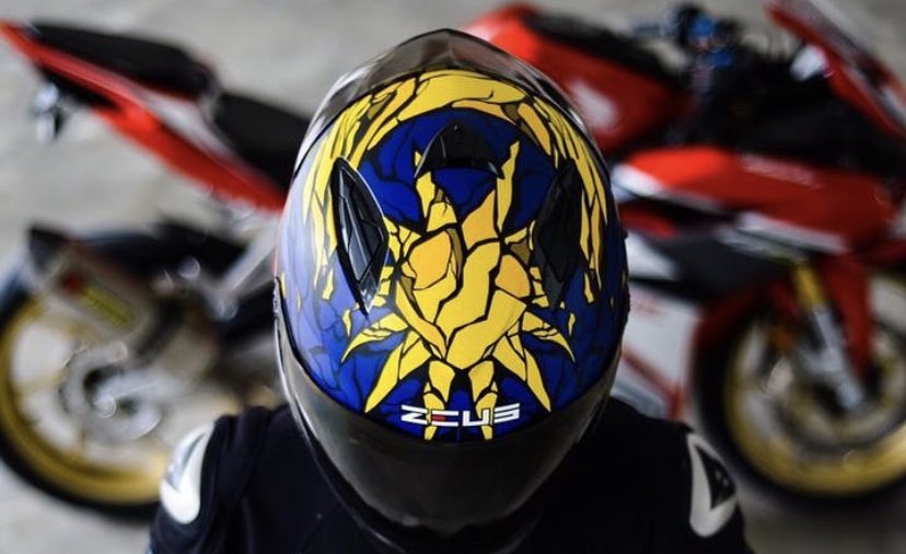 mustakim_ismail's tweet image. Penat member buat design untuk client, senang2 kedai helmet ni cilik. Siap buat special edition series konon, korg tolong tag sikit siapa owner kedai ni. Tlg bgtau yg jgn senang2 curi design orang

Original artwork by @abdulrashade for TheCapal X UstazDon