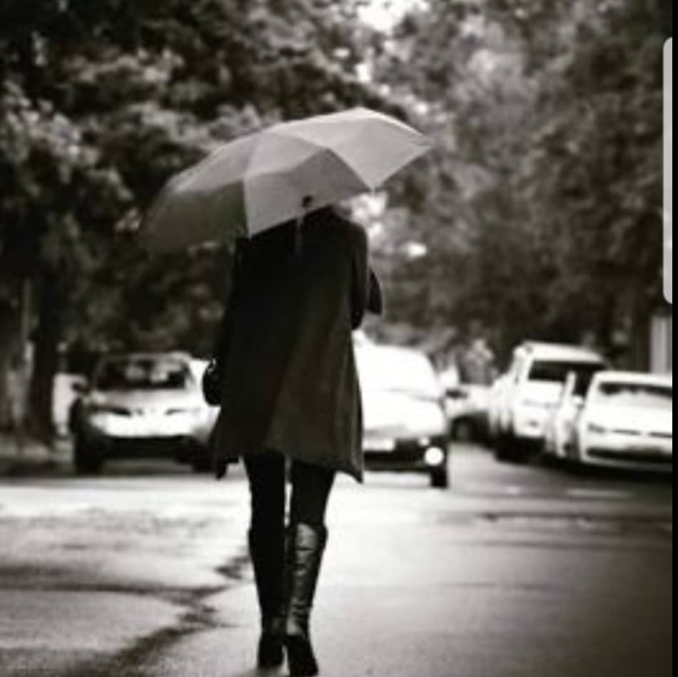StellenboschF's tweet photo. When life gives you a rainy day, wear cute boots and jump in the puddles.Let a smile be your umbrella.☔ https://t.co/W13L3y1gSR