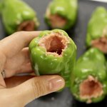 レンチンだけで完成の簡単レシピ!「ピーマンの肉詰めのデミ煮」