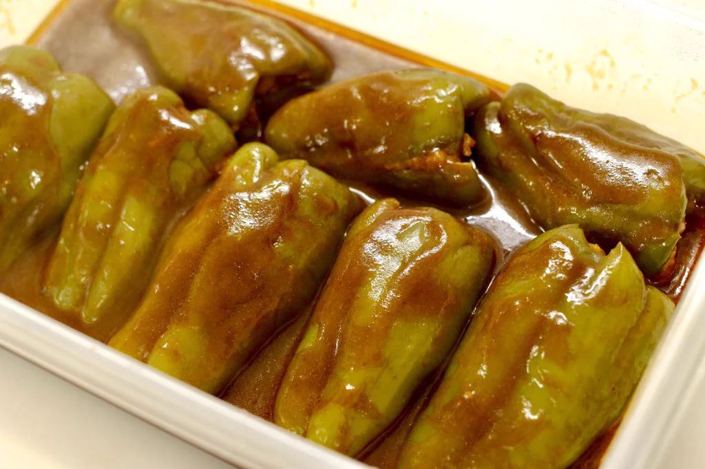 レンチンだけで完成の簡単レシピ！「ピーマンの肉詰めのデミ煮」