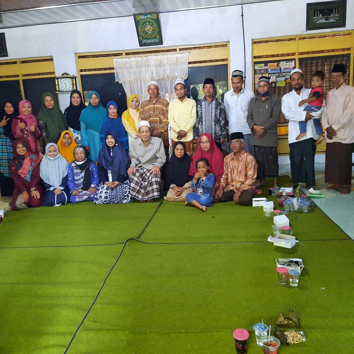 wiwinaziza2's tweet photo. Persatuan 2 kluarga smoga membawa banyak keberkahsn buat smua https://t.co/lQJatxyDOI