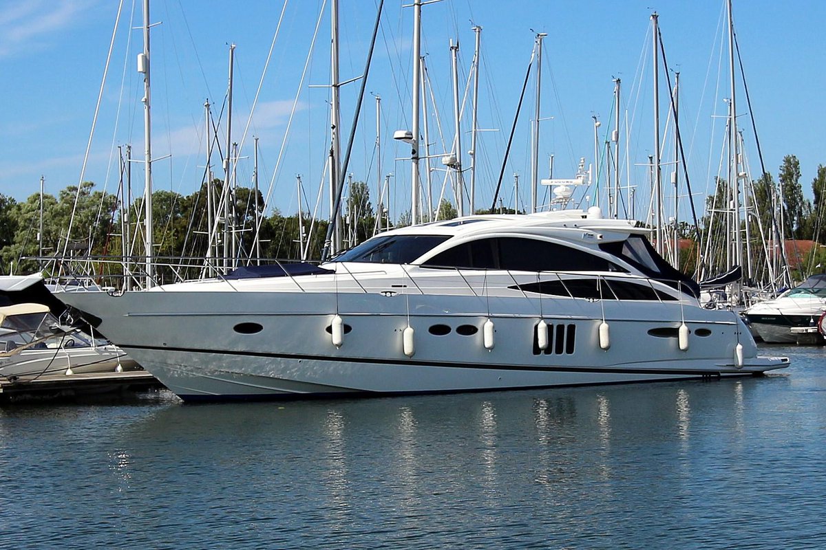 PrincessMYsales's tweet photo. Used Princess V65 > lying in Chichester UK, built in 2009. Yours for £699,000 including VAT. Click here to view her full specification and image gallery > https://t.co/YUeO89VpqW

#chichestermarina #boatsforsale #usedboat https://t.co/b6q9lhZy8G