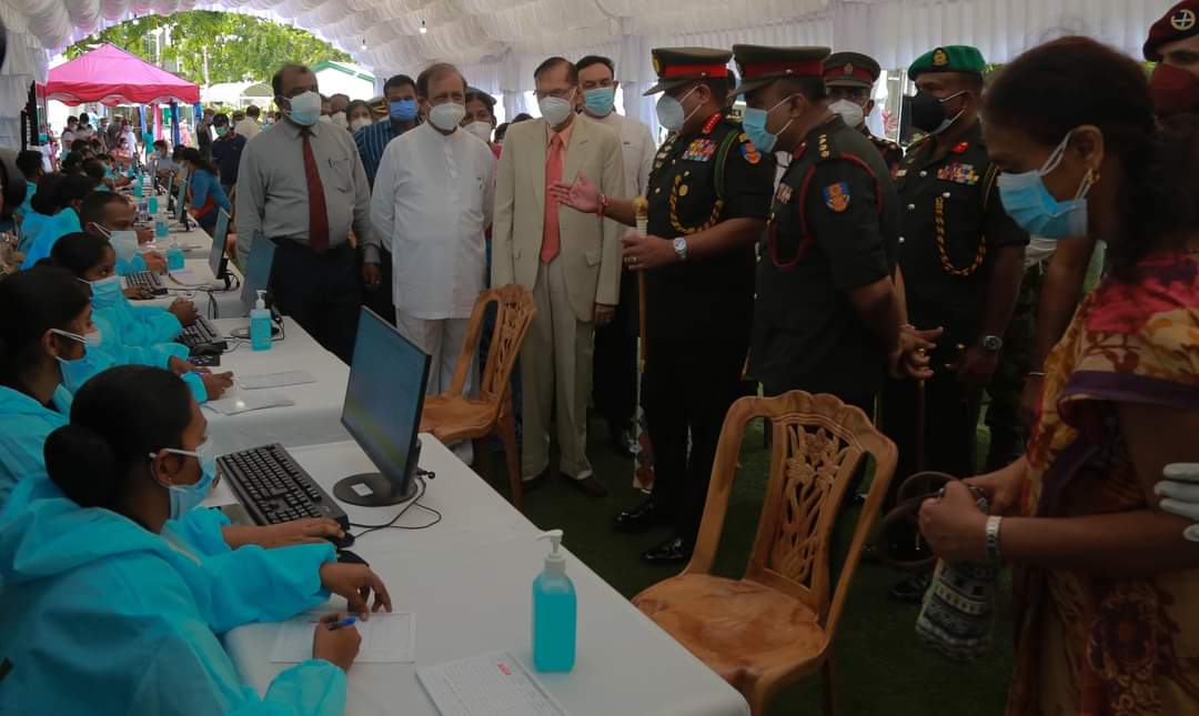 newsdotlk's tweet photo. මාධ්‍ය නිවේදන - 2021.07.12

පාසල් ආරම්භ කිරීමේ වැඩපිළිවෙළ අනිවාර්යයෙන් ම අගෝස්තු මාසයේ දී අරඹනවා 
-අධ්‍යාපන අමාත්‍ය මහාචාර්ය ජී.එල්.පීරිස්

#Srilankan #Srilanka #lka #Lanka #Ceylon #DGI #Government #Information #Department #News https://t.co/vjmWCaqSL0
