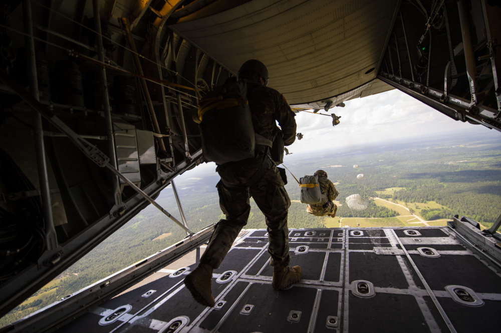 SOFWERX's tweet image. Just take the leap.

#TaketheLeap #SpecialTactics #USForces #MilitaryTraining #ReadyToGoAgain #MovingForwardTogether #TrainHardorGoHome #USAirForce #USMarineCorps #USNavy #USCoastGuard #USArmy #ServiceMembers #Parachute