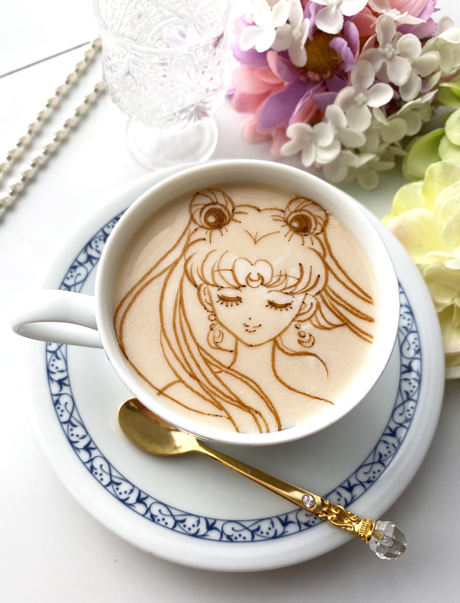 تويتر Nightmarescribbles على تويتر Rt Hanako Mooon 今日のオブラテ たまたまミルク部分に額の月マークがぴったり一致して少し輝いて見える 紅茶花伝が家に何本もあるのでしばらくその仕様です O O T Co Kssni7hcdr