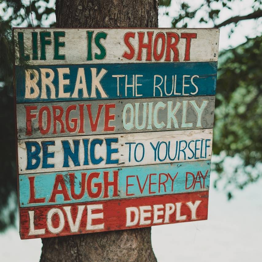 CreativeYouPro1's tweet image. It's Monday! Entrepreneurs hardly ever have a day off so we wanted to remind you of two things:
1. Hire Creative You Pro for all your social media management needs, and
2. Follow the list below for productive days 🙂

#creativeupro #monday #worksmart #courage #relax