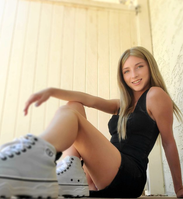 Goodmorning ❤ I'll be playing with my pussy on "OF" today. What's your plans? https://t.co/V2FUjq2fi<a href="/tag/flashback"class="tags"><span>#flashback</span></a>