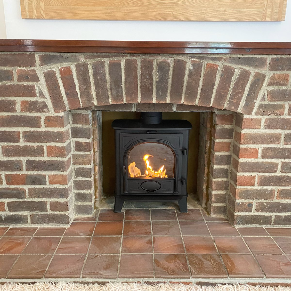 CottageStoves's tweet photo. Here's a few of our recent installations 🔥🔥

Dean Forge Dartmoor 5 installed in Whitchurch

Hunter Hawk 4 installed in Newbury 

Stovax Stockton 5 installed in Curridge 

#woodburningstove #woodburner #newbury #whitchurch #berkshire #hampshire #wiltshire https://t.co/zjDHIsUeny