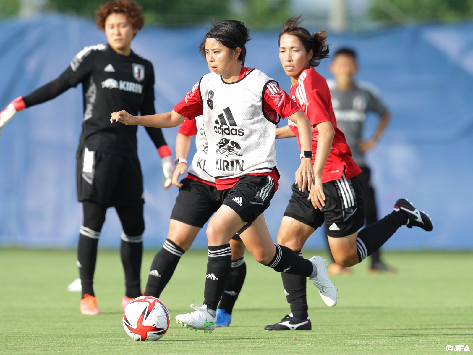 Jfaなでしこサッカー Nj 6 24 6 27 オーストラリア女子代表とのms Adカップ21を控えてトレーニングに励む なでしこジャパン は11日 日 昼にチームミーティングと 夕方にトレーニングを行いました レポートはこちら T Jfaなでしこサッカー Nj 6 24 6 27 オーストラリア女子代表とのms Adカップ21を控えてトレーニングに励む なでしこジャパン は11日 日 昼にチームミーティングと 夕方にトレーニングを行いました レポートはこちら T