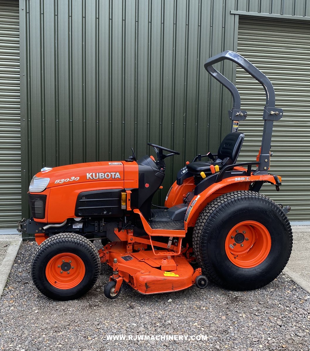 RJW_Machinery's tweet photo. Kubota B3030 compact tractor, year 2008 - 780 hrs, 30hp, Kubota 4 cylinder diesel eng, 3 range hst, PAS, ROPS, 4 wheel drive, 540 rpm rear PTO, mid PTO, Cat 1 rear 3 point linkage, trailer tipping pipe, turf tyres, 60" side discharge mid mount mower
£9,500 + VAT https://t.co/MVrYx6qxi8