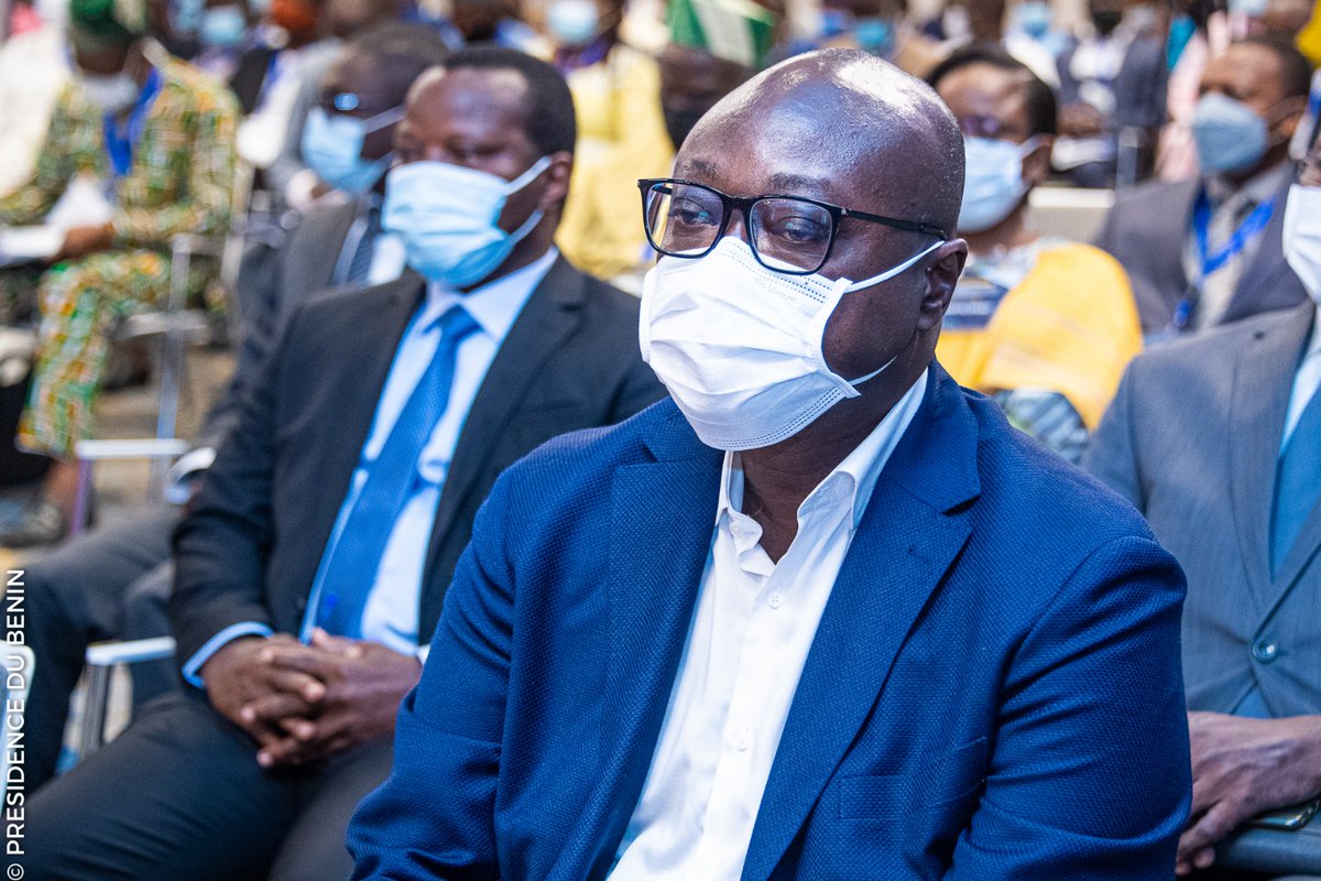 PatriceTalonPR's tweet photo. J'ai pris part, le samedi 10 juillet 2021 à Cotonou au séminaire national de développement de l’enseignement supérieur, la recherche scientifique et l’innovation auquel mon gouvernement et moi avons décidé de convier les acteurs du sous-secteur.

L’objectif était de présenter... https://t.co/uhGLSSeUjS