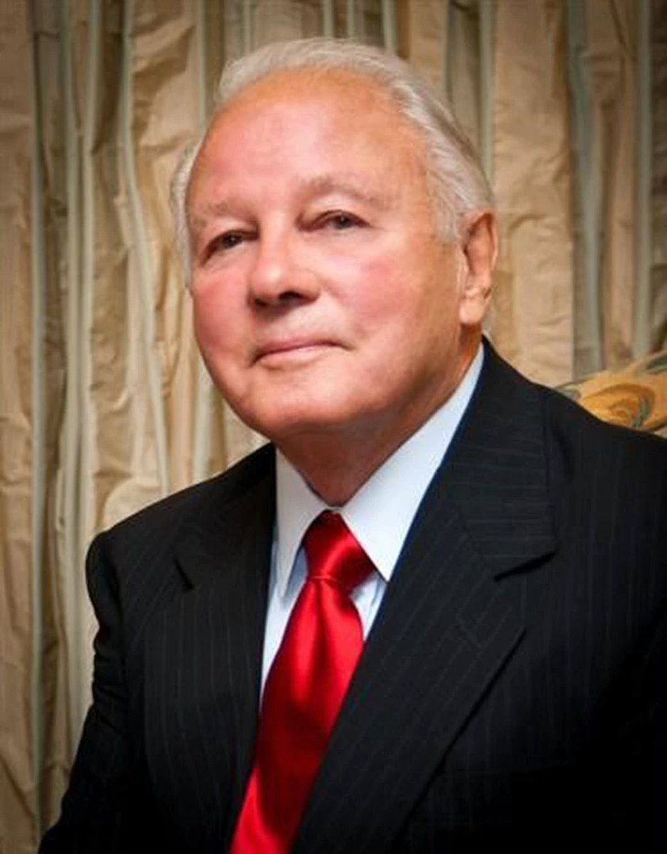 We are sad to report that former Governor Edwin Edwards passed away this morning just before 7 am.

A passionate politician who served 4 terms as Louisiana governor, and served a total of 25 years in state politics. 

#edwinedwards #louisianapolitics #louisiana #thebayouinsider