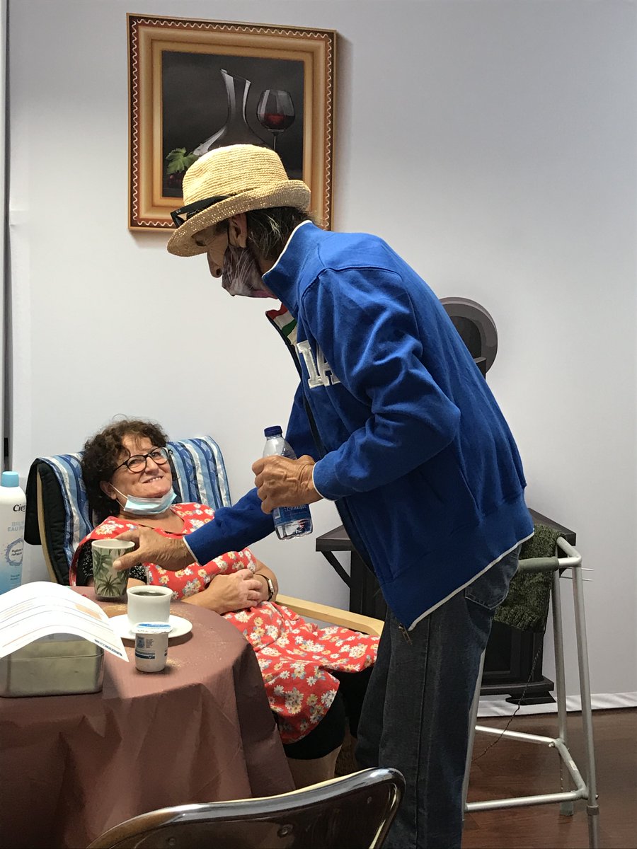 MSAServicesPA's tweet image. 🕵️‍♀️LA TOURNÉE DÉCOD'ÂGES CONTINUE
Le Pôle Emploi de Saint-Raphaël a pu, aujourd'hui, découvrir l'escape game Décod'âges et les demandeurs d'emploi ont pu s'occuper de Jeannine, 83 ans et très taquine😀.
Saurez-vous être le meilleur intervenant à domicile ?😉3,2,1..à vous de jouer!