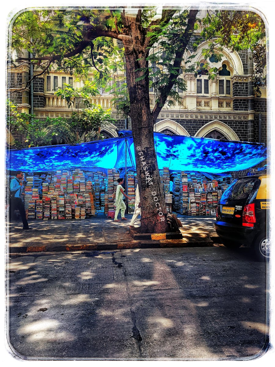 #mumbai #mumbai_igers #mumbai_uncensored #mumbaikar #itz_mumbai #mumbai_ig #mumbai_diaries #mumbaidiaries #mumbaibizarre #_soimumbai #mymumbai #mumbaiuntold #mumbaimerijaan #mumbailife #mumbaistagram #everydaymumbai #streetphotography #streetstyle #street #instagood #photography