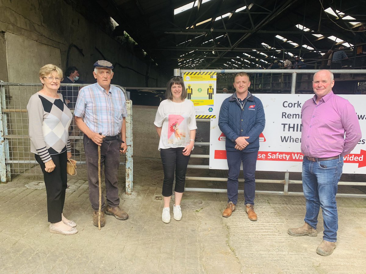 PaudieP's tweet photo. Well the news from @CorkMarts Bandon is all good , the mighty bullock was purchased by @AbpFoods Bandon for €5200 !!with all proceeds going to @CorkARCcancer . Well done all. https://t.co/4KDL8UfbNu
