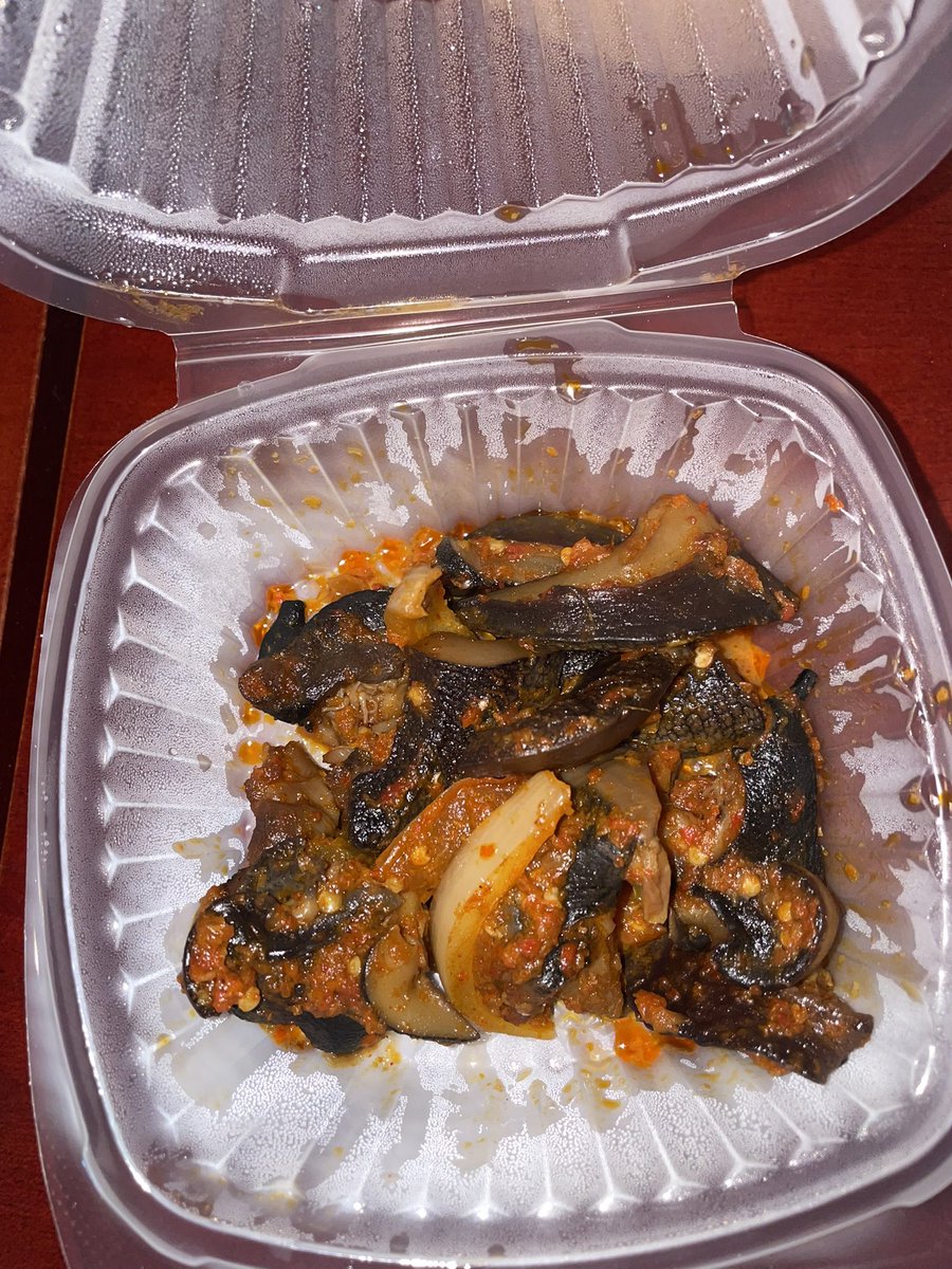 _shorshor's tweet photo. I was really hungry on Saturday and ordered their fufu with ebunuebunu (comes with dried fish and snail) + cow and goat and peppered snails (15cedis) and till now, I can’t tell if the food was v good or I enjoyed it because I was hungry but Lord. I enjoyed it. 55 cedis in total. https://t.co/CdBktWCgqs