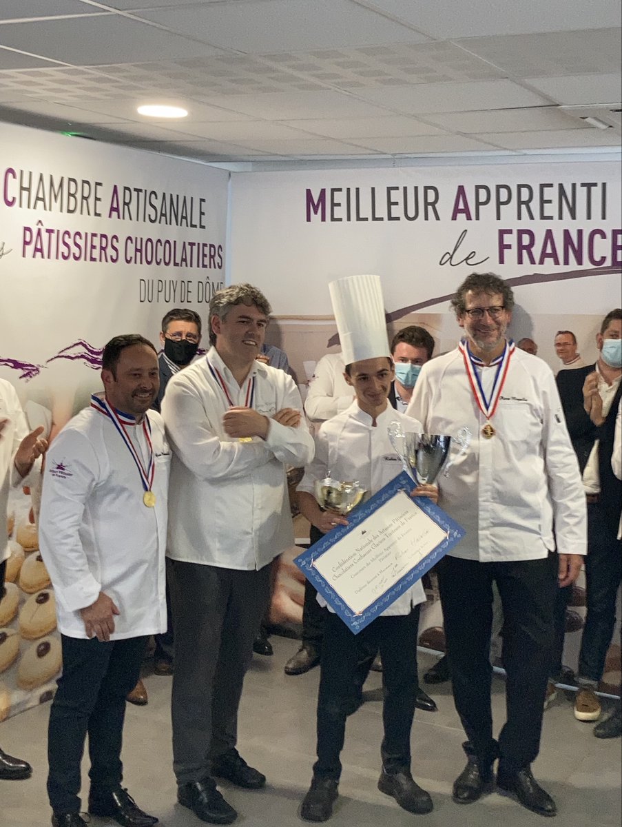 EurolamC's tweet photo. [Concours du Meilleur Apprenti de France Pâtisserie]
Voici quelques photos du Concours du Meilleur Apprenti de France Pâtisserie, qui a eu lieu à l’Institut des Métiers de Clermont-Ferrand le jeudi 8 juillet. ✨
#patisserie #meilleurapprentidefrance https://t.co/CPDMd8Vp6j