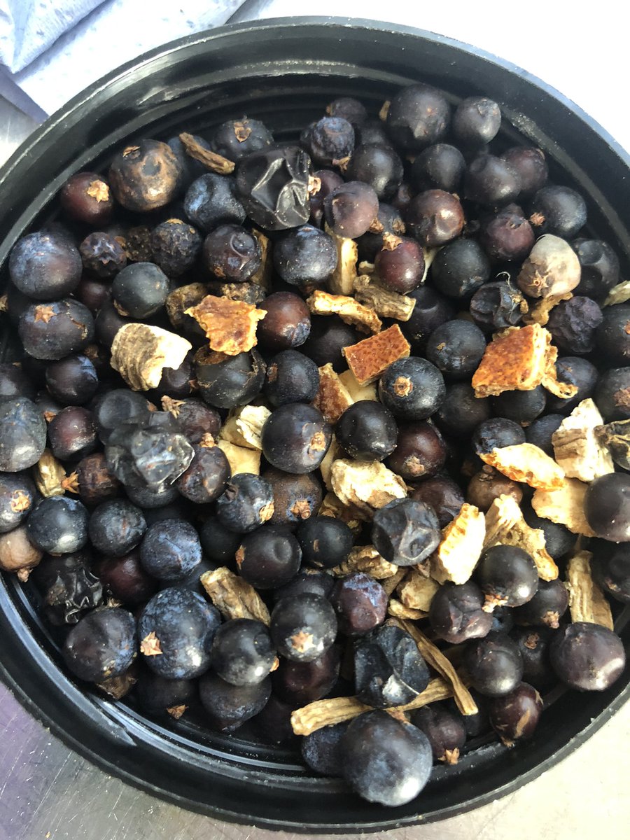 BrennenandBrown's tweet image. #Making #SpringGin today!!! #GinandTonic #Gin #BrennenandBrown #BrennenandBrownGin #BrennenandBrownDistillery