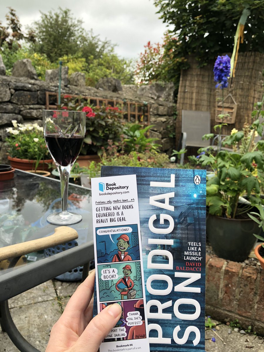 clarebearfish's tweet photo. Nothing like #reading @GreggHurwitz #prodigalson while #drinkingredwine in my #garden https://t.co/ba5EcgFUvV