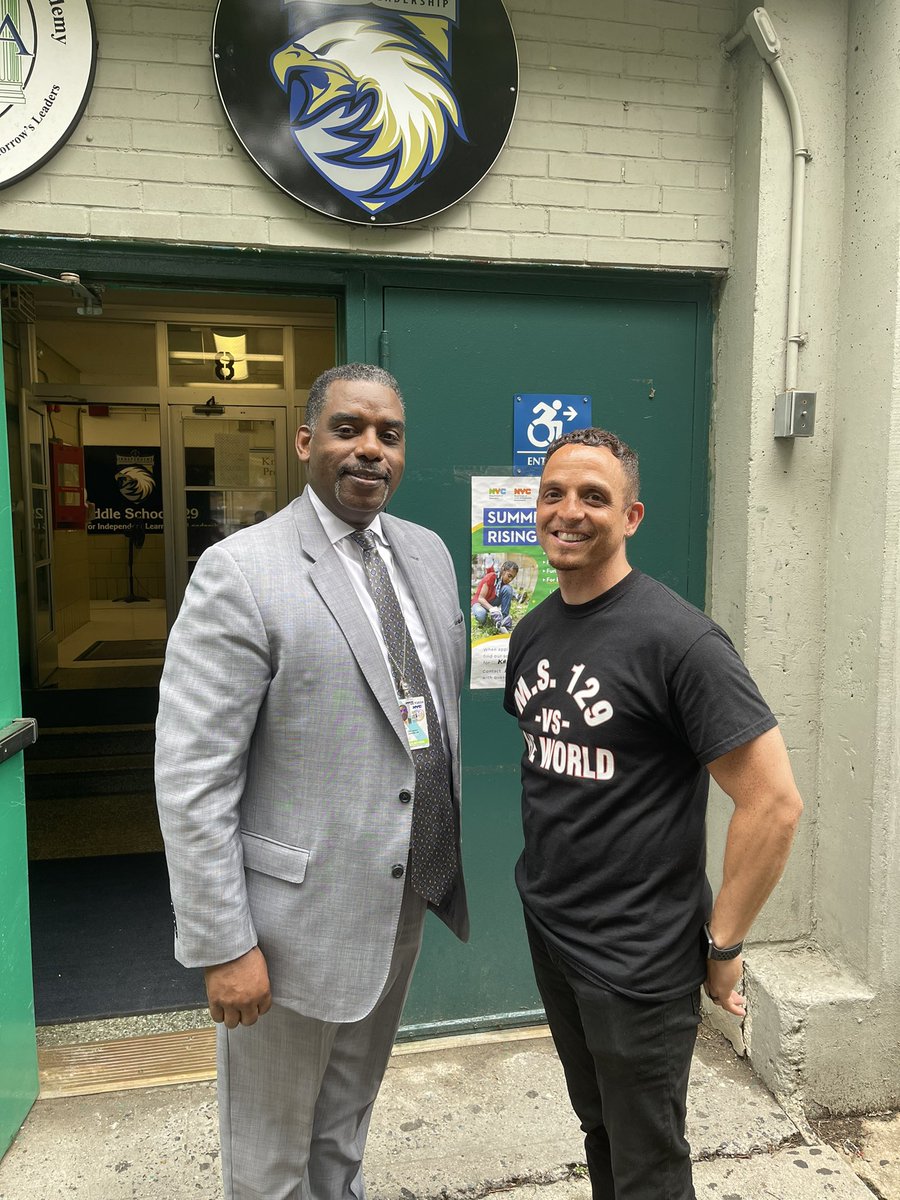 Revolutionary Reyes tweet media