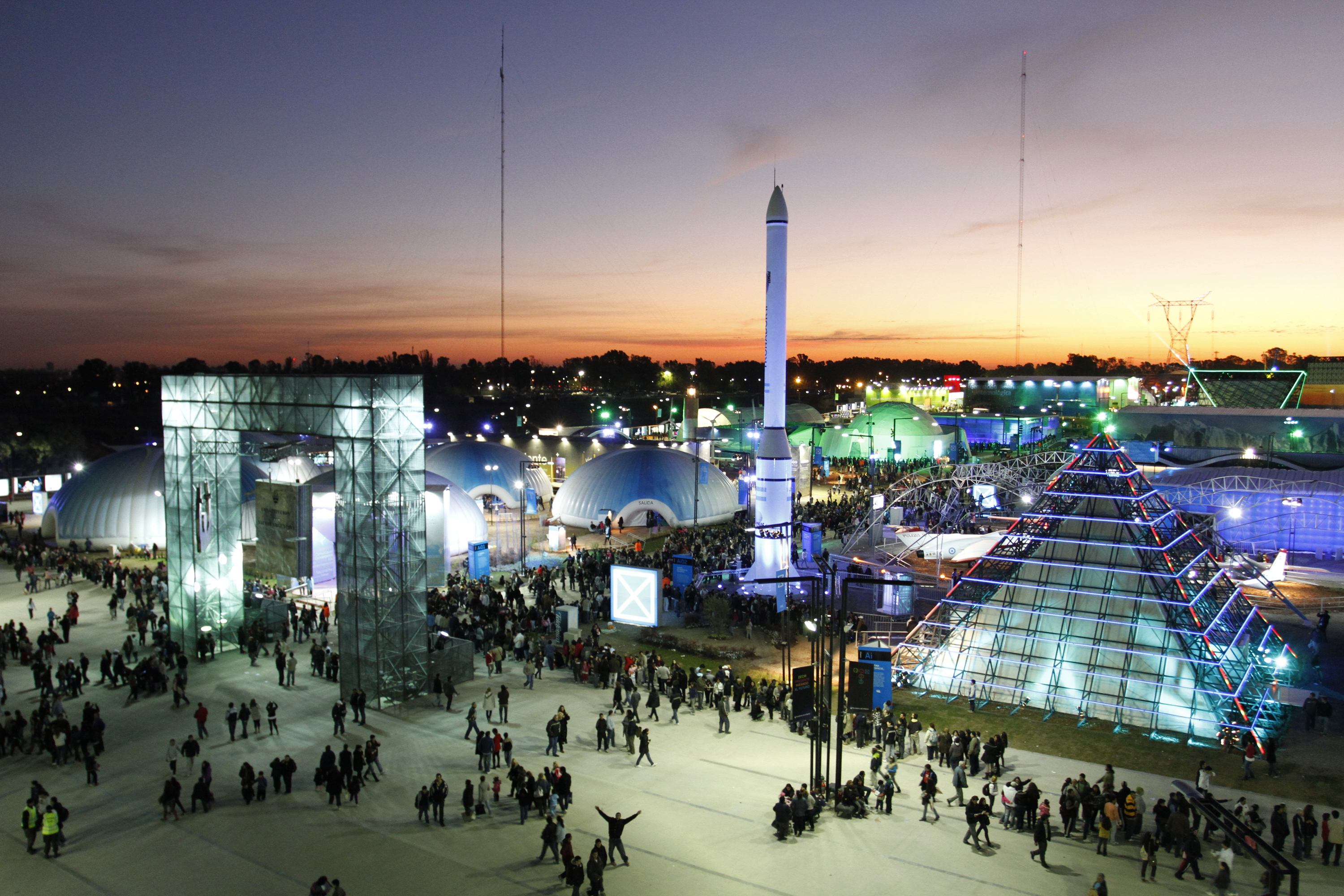 Tecnópolis on X: "Esta semana se cumplen 10 años de aquel 14 de julio de  2011 en el que Cristina Fernández de Kirchner inauguraba Tecnópolis. Esta  semana empezamos a celebrar un aniversario