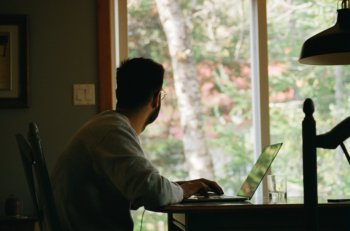 Feeling super distracted while working from home? Learn about the benefits of establishing a designated work space. 
#time #Management #remotework #space