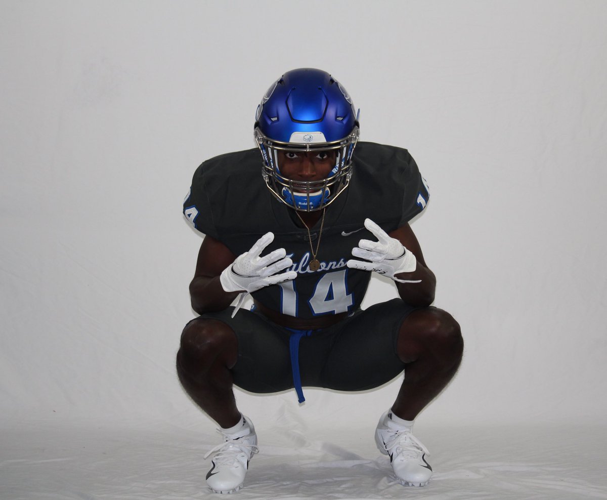 Good luck to my man <a href="/Derankin01/">DMAC</a> as he has landed in Ohio to get rolling with <a href="/NDCFB/">Notre Dame College Football</a> I can’t wait to see how he does. Great person with an elite work ethic and mind for the game. Take that Black Flag Mentality and put it to use every day. We love you &amp; are so proud.