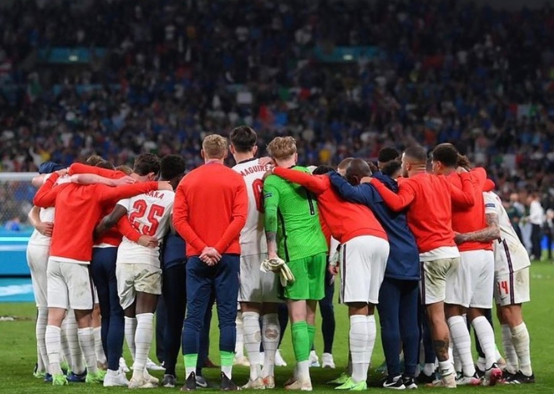 Last night, these lads did us all so proud. 🏴󠁧󠁢󠁥󠁮󠁧󠁿💞  #SayNoToRacism #sakayoudidgreat #England #EURO2020 #Saka