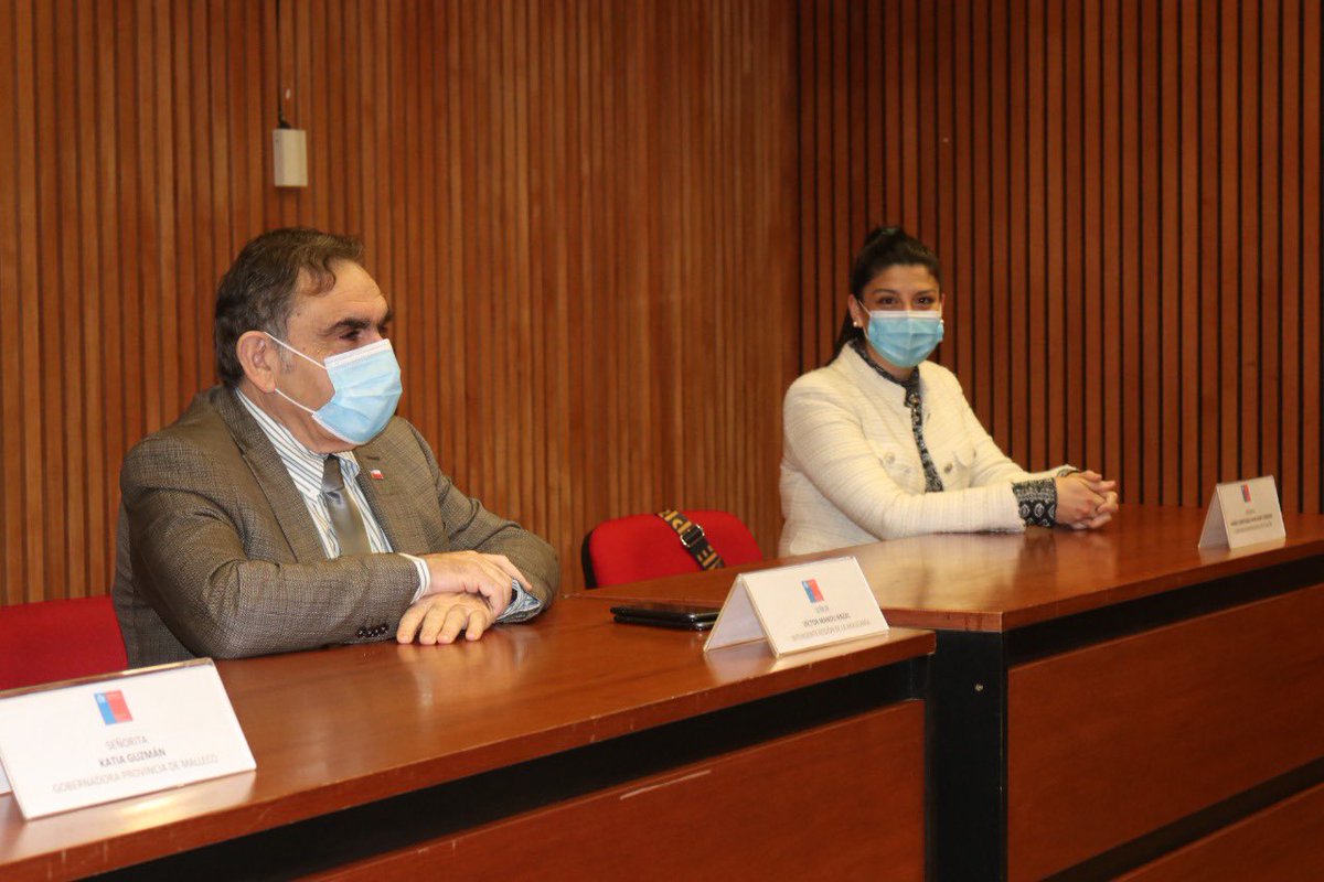 AHORA 🔴 Intendente de La Araucanía, Víctor Manoli preside última reunión de Gabinete Regional junto a las gobernadoras de Cautín y Malleco, para realizar coordinaciones con los seremis de las 18 carteras de la región.