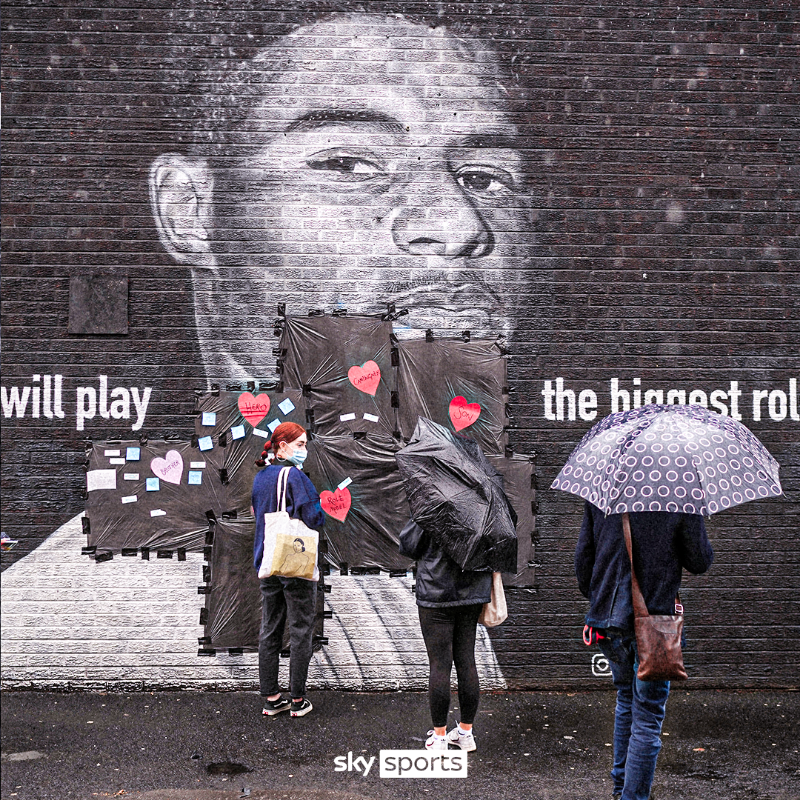 SkySportsNews's tweet photo. After a mural of Marcus Rashford was vandalised last night, residents have posted messages of support on the boards used to cover up the offensive graffiti. ❤️👏
