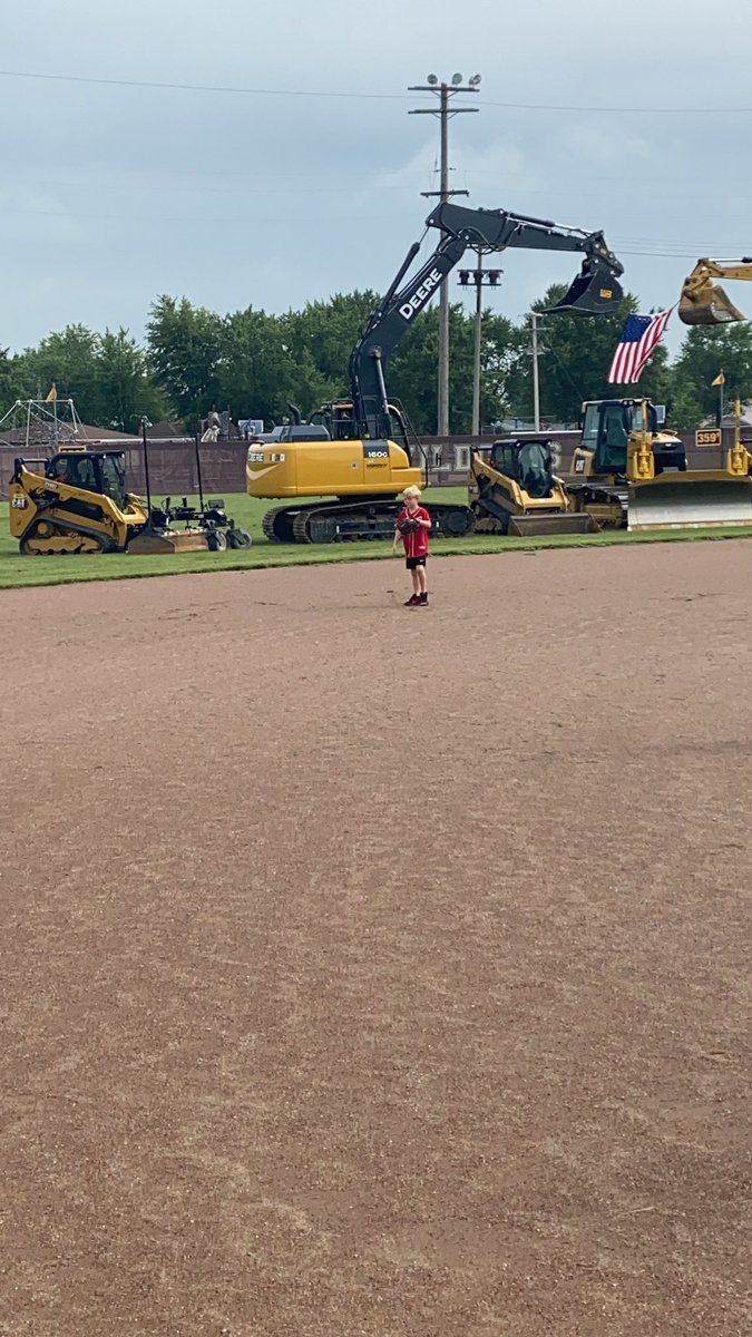 BaseballKalida's tweet photo. #groundbreakingday https://t.co/LxYvYQKFUk